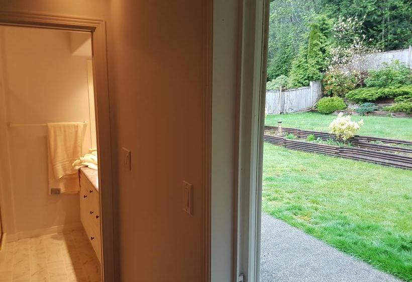 Gulfview Drive Ocean View B&b | Nanaimo | British Columbia | Canada 17