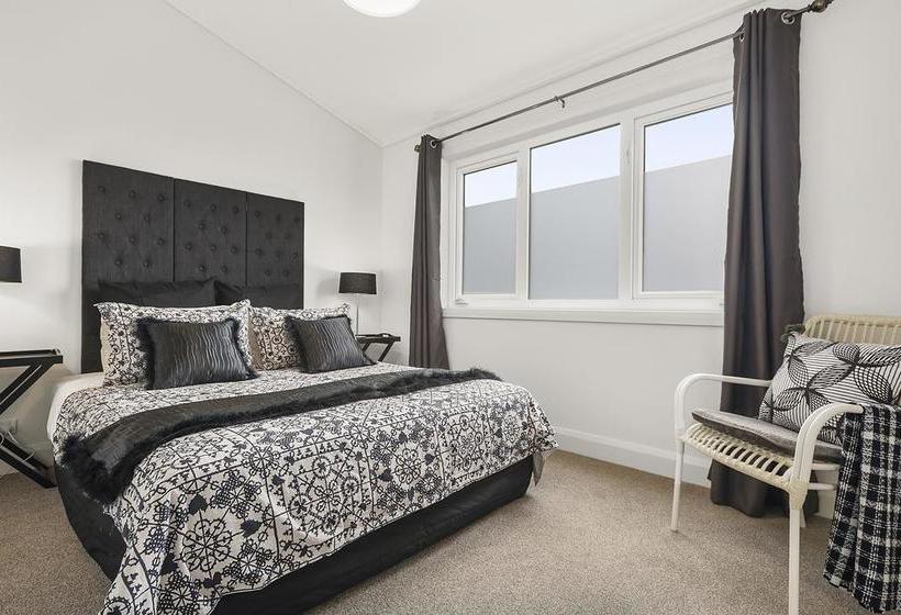 Bed and Breakfast Blue Rosella On Piper | Kyneton | Victoria | Australia 1