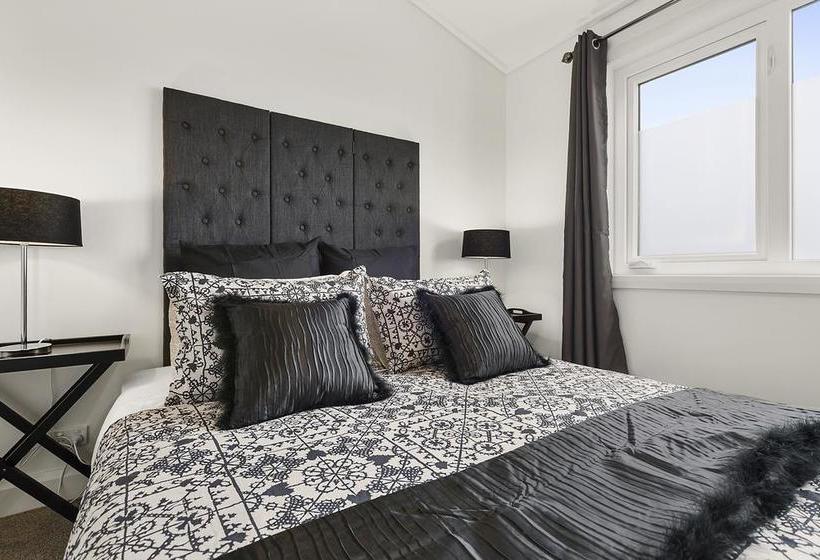 Bed and Breakfast Blue Rosella On Piper | Kyneton | Victoria | Australia 5