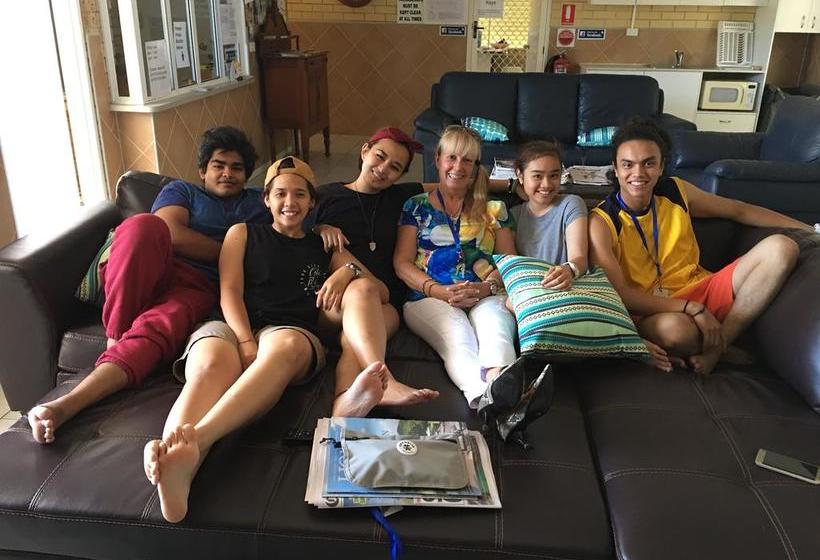 Hotel 17 North Street Budget Accommodation | Caloundra | Queensland | Australia 10