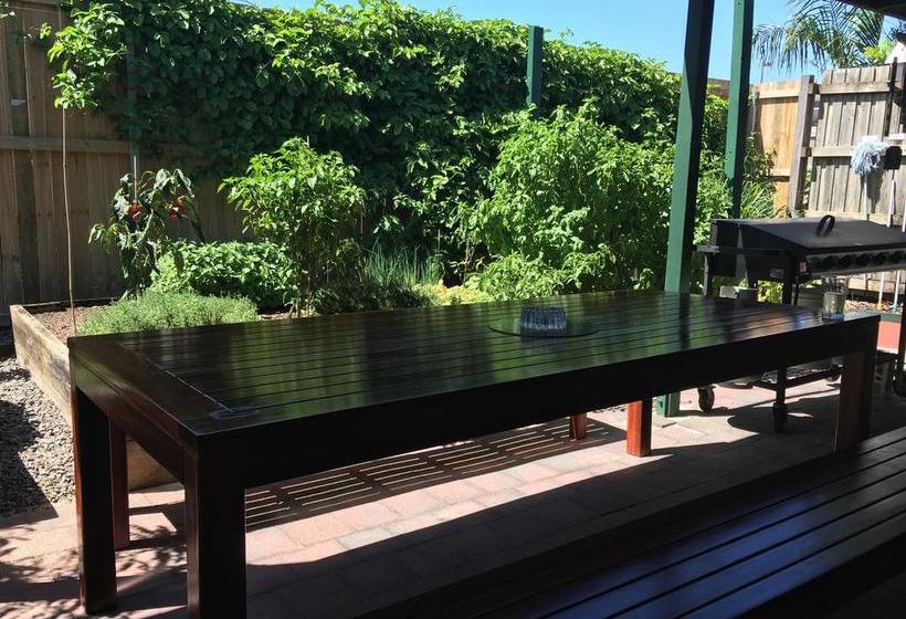 Hotel 17 North Street Budget Accommodation | Caloundra | Queensland | Australia 11