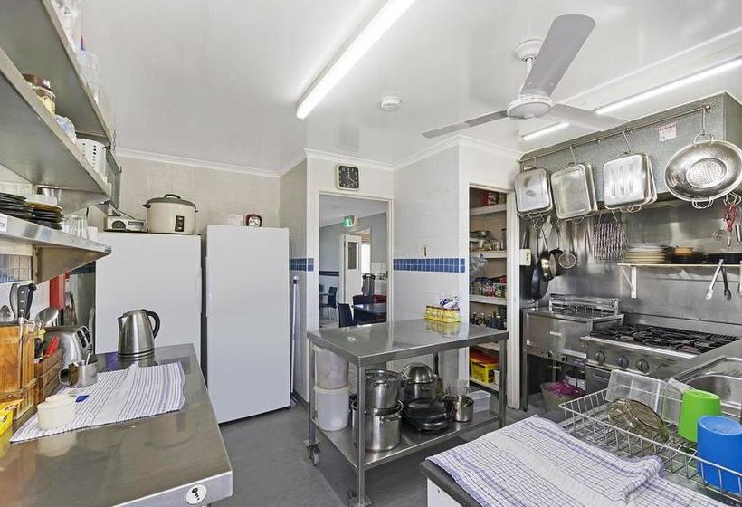 Hotel 17 North Street Budget Accommodation | Caloundra | Queensland | Australia 2
