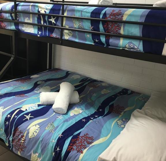 Hotel 17 North Street Budget Accommodation | Caloundra | Queensland | Australia 20