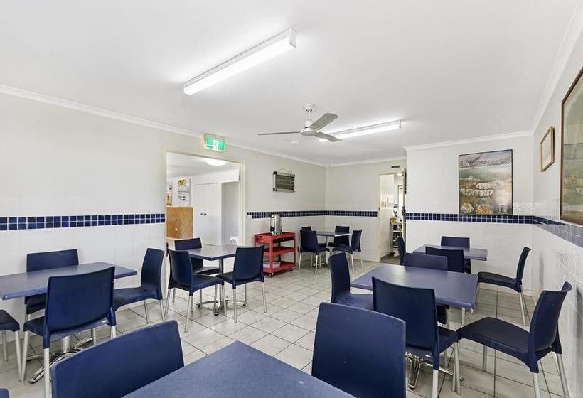 Hotel 17 North Street Budget Accommodation | Caloundra | Queensland | Australia 3