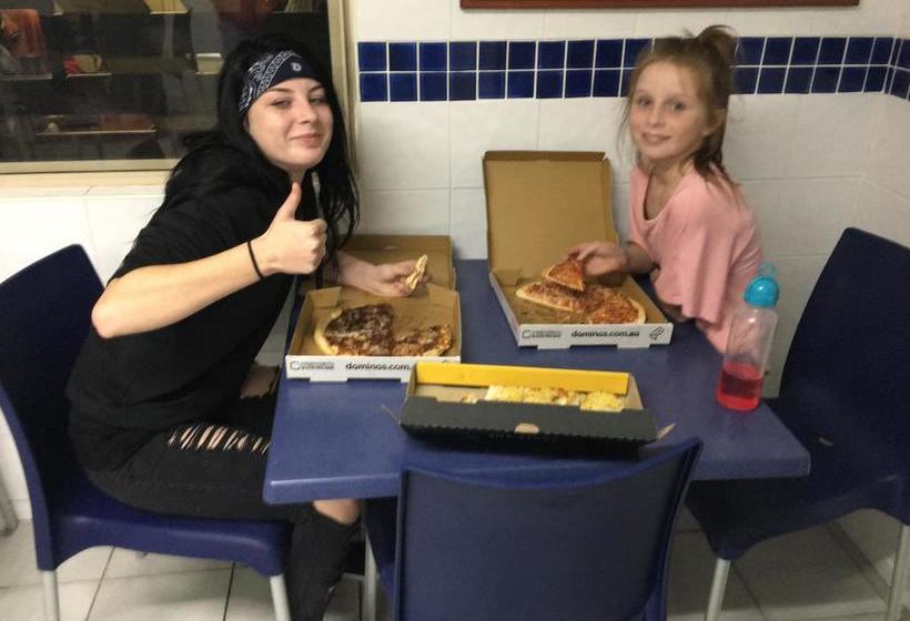 Hotel 17 North Street Budget Accommodation | Caloundra | Queensland | Australia 5