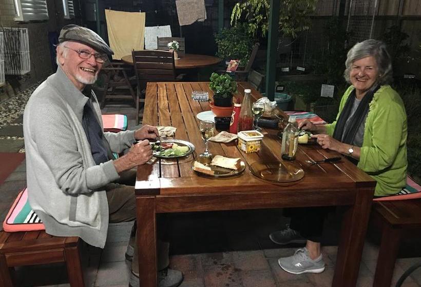 Hotel 17 North Street Budget Accommodation | Caloundra | Queensland | Australia 6