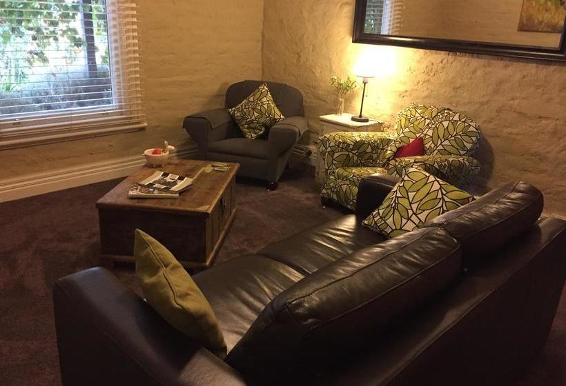 Bed and Breakfast The Hide @ Mt Franklin Hepburn Springs