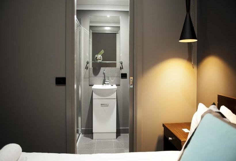 Hotel Criterion | Sale | Victoria | Australia 19