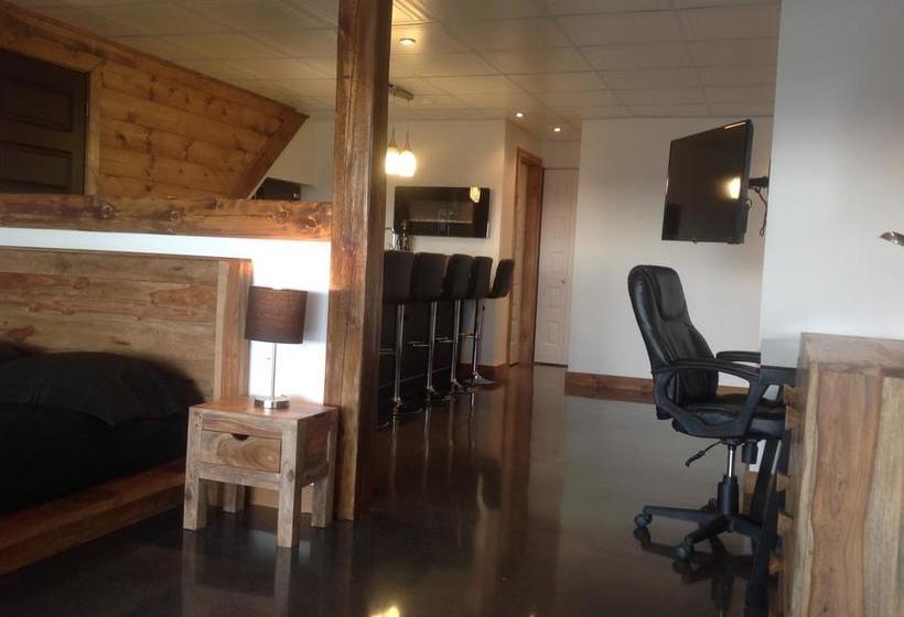 Bed and Breakfast Gîte Du Haut Des Arbres | Saguenay | Quebec | Canada 18