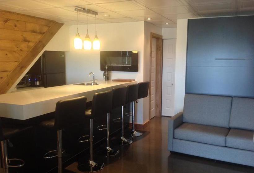 Bed and Breakfast Gîte Du Haut Des Arbres | Saguenay | Quebec | Canada 9