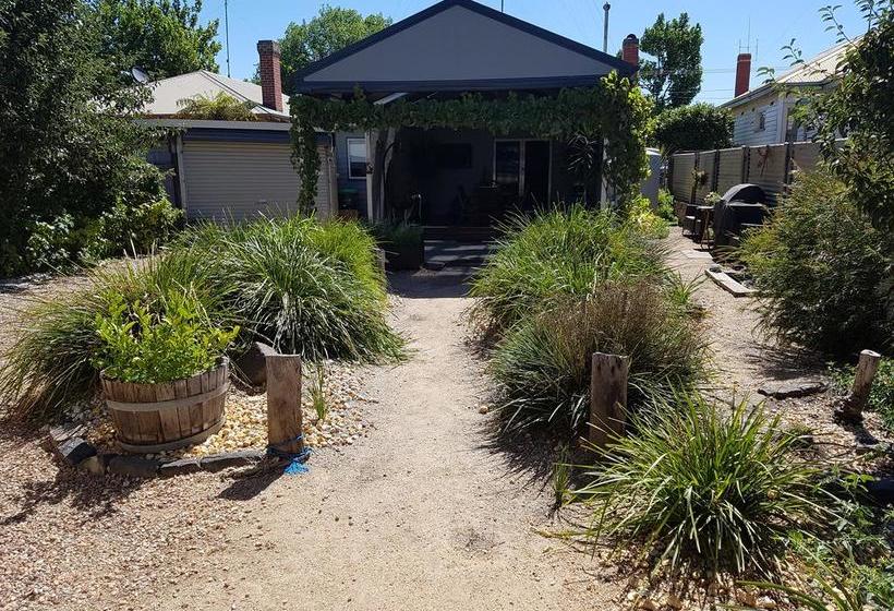 Bed and Breakfast Calbung Stays | Ballarat | Victoria | Australia 18