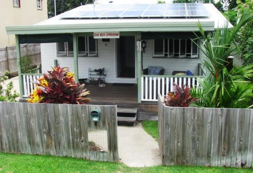 Bed and Breakfast The Red Sparrow Cairns