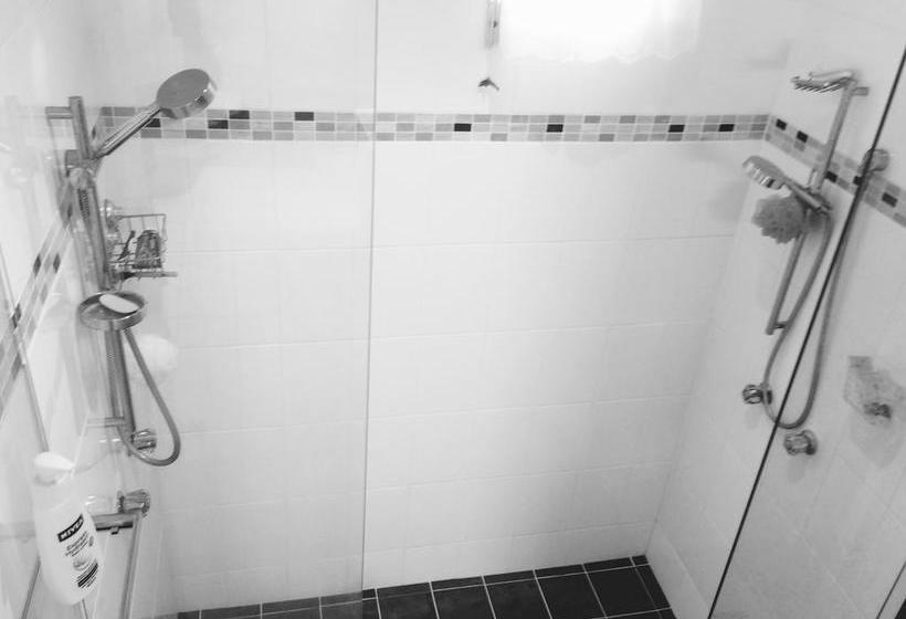 Bed and Breakfast The Red Sparrow | Cairns | Queensland | Australia 5