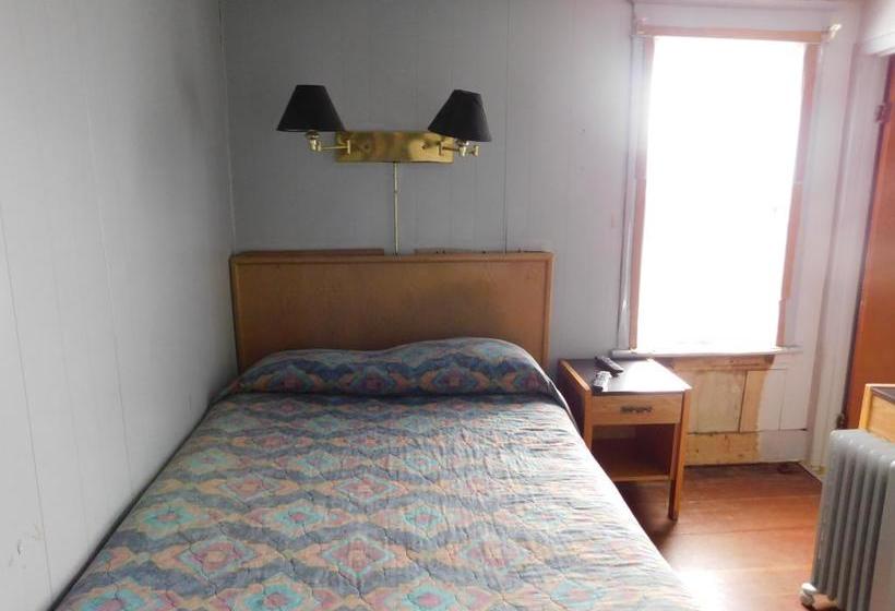 Dinosaur Hotel & Newcastle Bar | Drumheller | Alberta | Canada 16