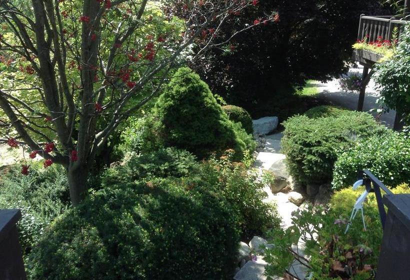 Red Maple Lodge B&b | Milton | Ontario | Canada 12