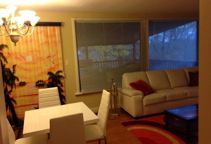 B&b On The Park Near Downtown Area