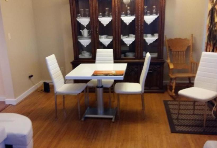 B&b On The Park Near Downtown Area | Toronto | Ontario | Canada 4