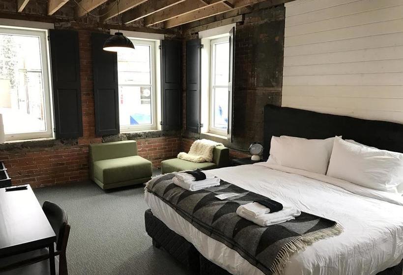 Hotel Explorers Society Revelstoke Columbia Británica