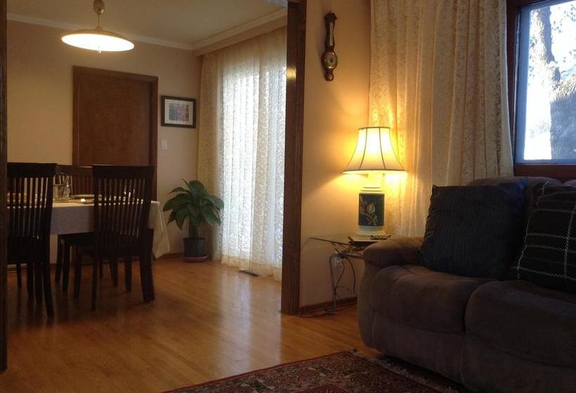 Auntie Zhu B&b | Saskatoon | Saskatchewan | Canada 7