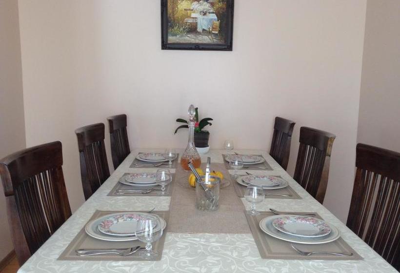 Auntie Zhu B&b | Saskatoon | Saskatchewan | Canada 9