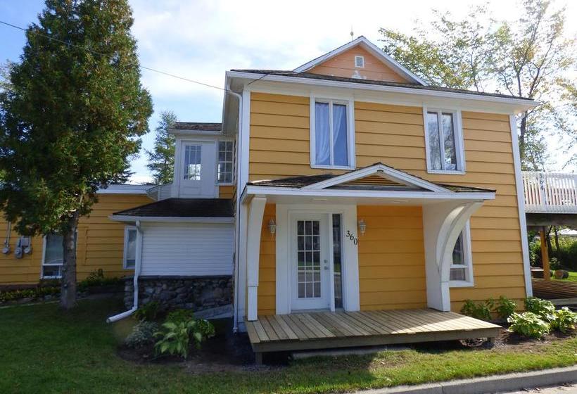 Hostel Auberge De Jeunesse Du Lac Stjean | Saint Gedeon | Quebec | Canada 10