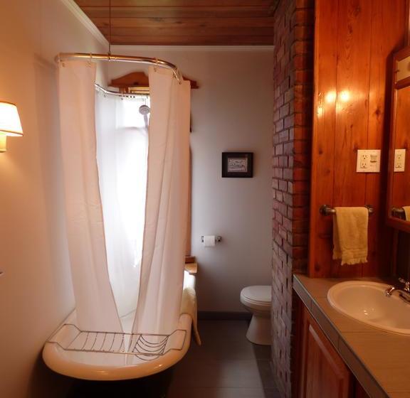 Hostel Auberge De Jeunesse Du Lac Stjean | Saint Gedeon | Quebec | Canada 12