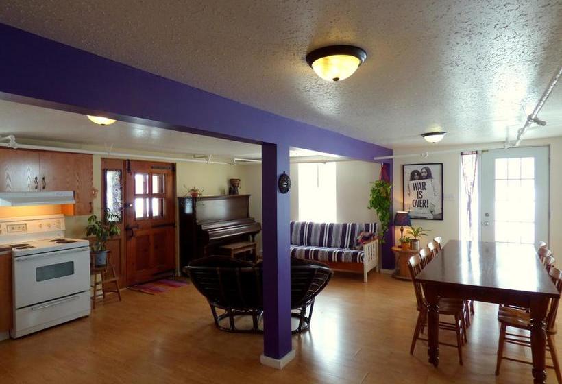 Hostel Auberge De Jeunesse Du Lac Stjean | Saint Gedeon | Quebec | Canada 2