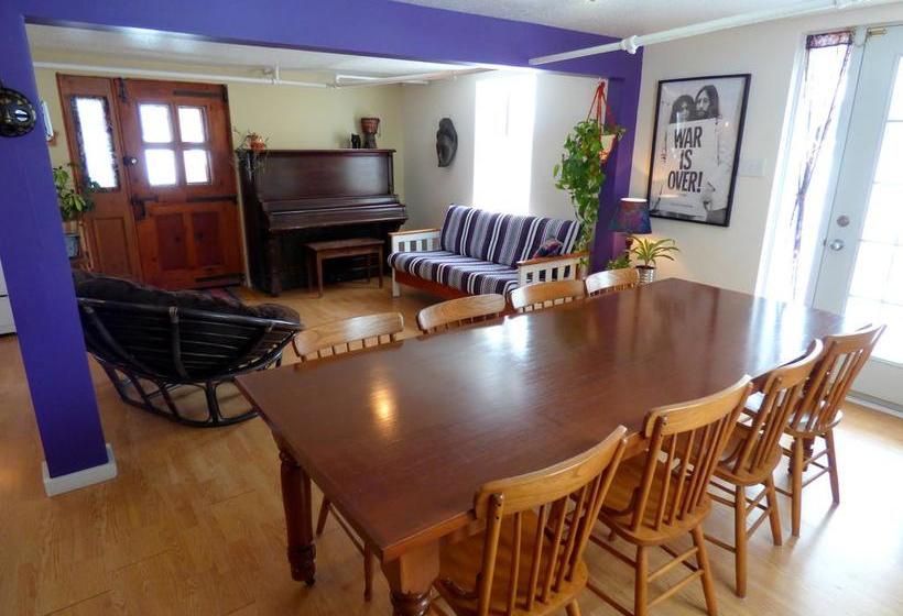 Hostel Auberge De Jeunesse Du Lac Stjean | Saint Gedeon | Quebec | Canada 4