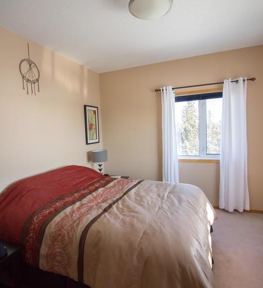 Buffalo Nights Bed And Breakfast | Yellowknife | Northwest Territories | Canada 17