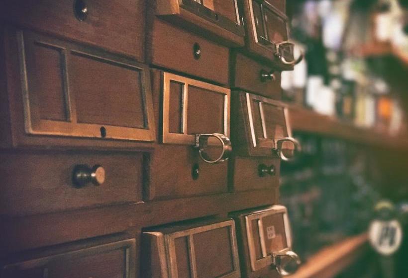 Hotel Crash | Edmonton | Alberta | Canada 4