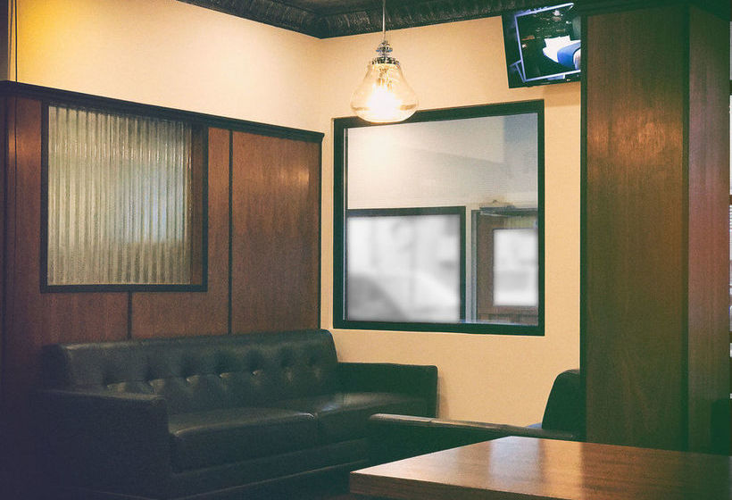 Hotel Crash | Edmonton | Alberta | Canada 6