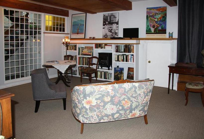 Bed and Breakfast 2 Moon Cottage | Niagara on the Lake | Ontario | Canada 8