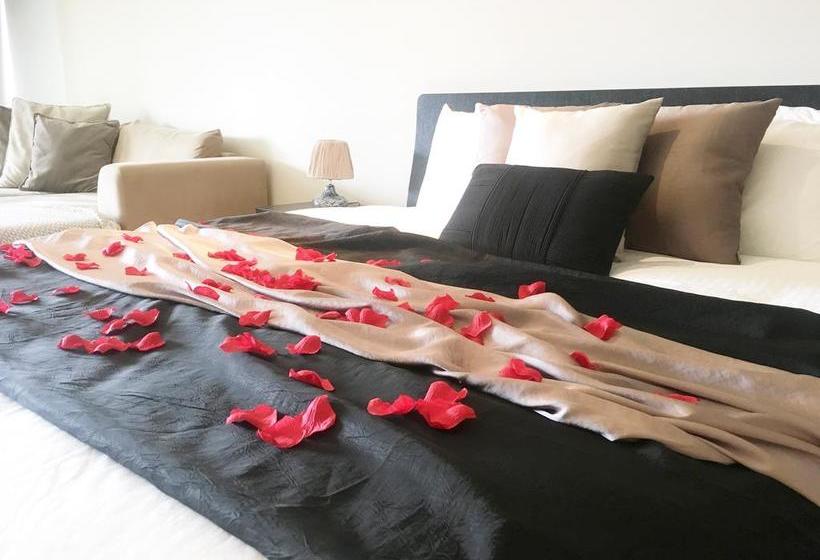 Resort Luxury King Studio 321 | Casuarina | New South Wales | Australia 6