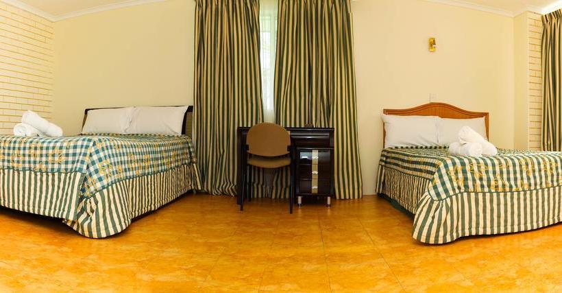 Queenslander Motel | Gold Coast  | Queensland | Australia 5