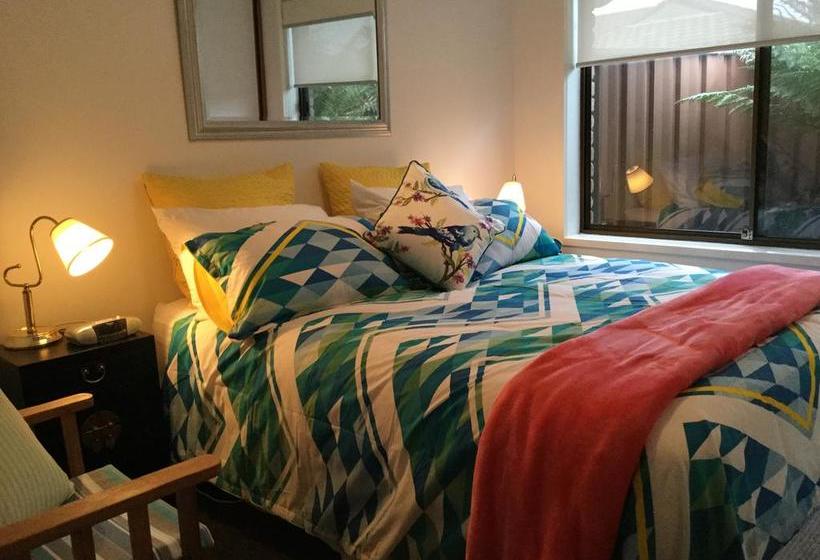 Bed and Breakfast Ocean Beach Villa