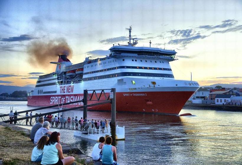 Bed and Breakfast Ocean Beach Villa | Devonport | Tasmania | Australia 1