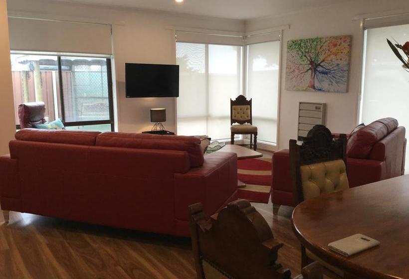 Bed and Breakfast Ocean Beach Villa | Devonport | Tasmania | Australia 2