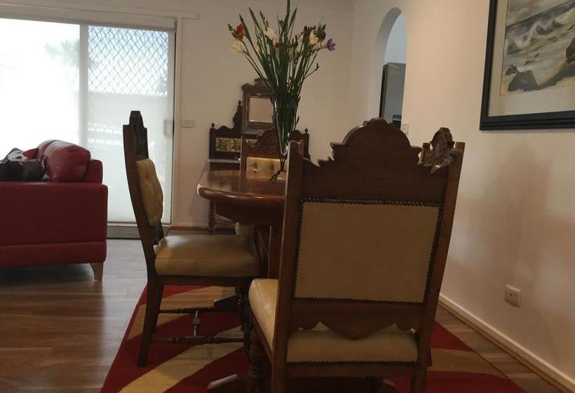 Bed and Breakfast Ocean Beach Villa | Devonport | Tasmania | Australia 4