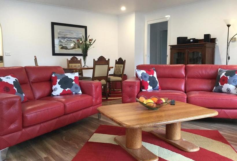 Bed and Breakfast Ocean Beach Villa | Devonport | Tasmania | Australia 6