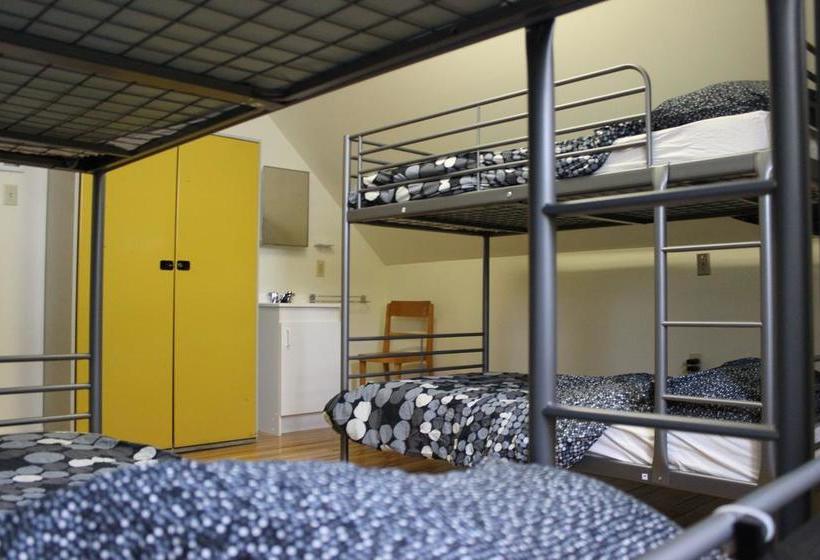 Auberge De Jeunesse Magogorford Hostel | Magog | Quebec | Canada 12