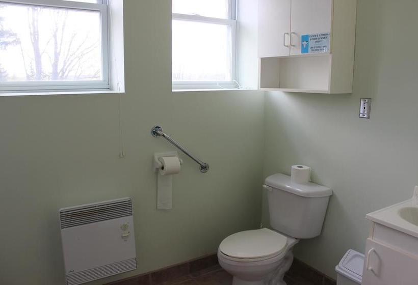 Auberge De Jeunesse Magogorford Hostel | Magog | Quebec | Canada 18