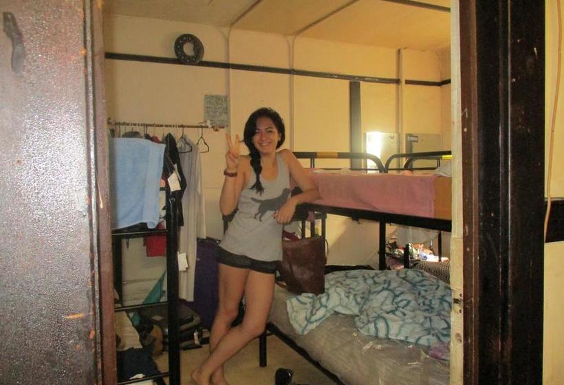 American Backpackers Hostel | Vancouver | British Columbia | Canada 11