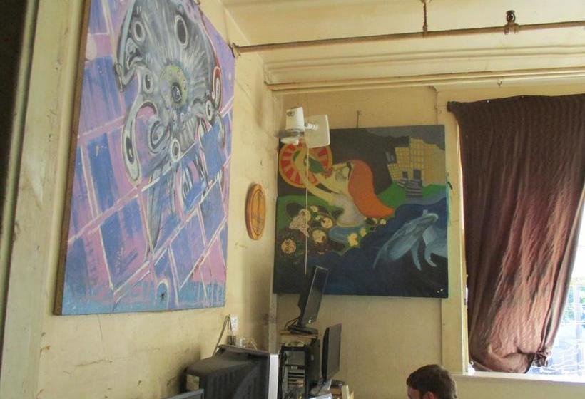 American Backpackers Hostel | Vancouver | British Columbia | Canada 3