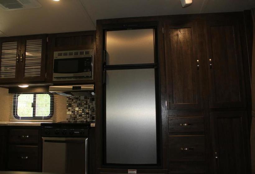 Cougar Mountain Lodge B&b | Valemount | British Columbia | Canada 7