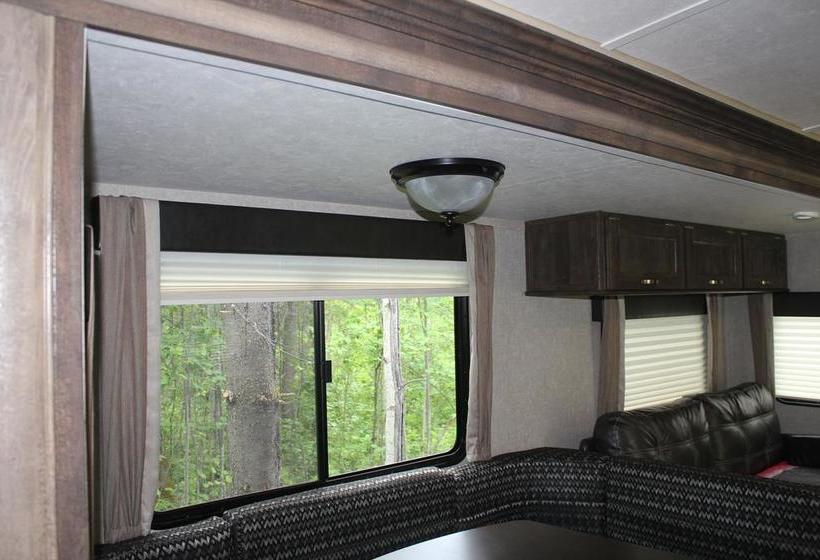 Cougar Mountain Lodge B&b | Valemount | British Columbia | Canada 8