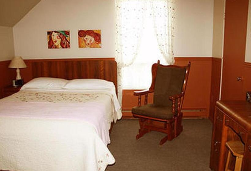 Bed and Breakfast Gîte Du Marquis | Saguenay | Quebec | Canada 9