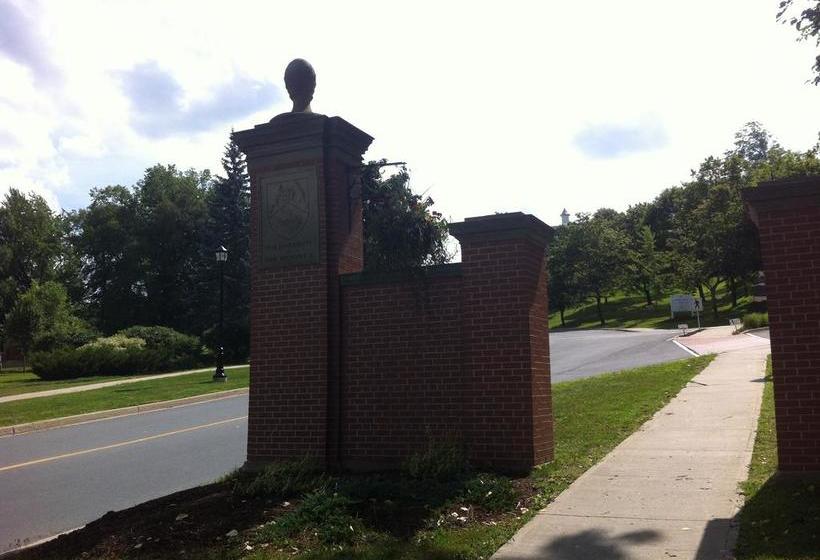 Hotel Unb Fredericton Accommodations | Fredericton | New Brunswick | Canada 13