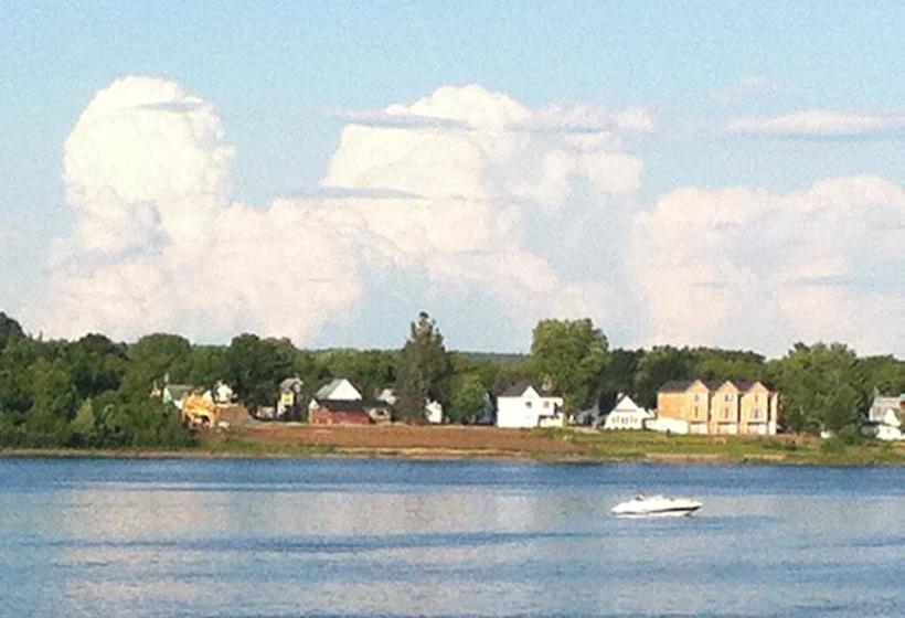 Hotel Unb Fredericton Accommodations | Fredericton | New Brunswick | Canada 18