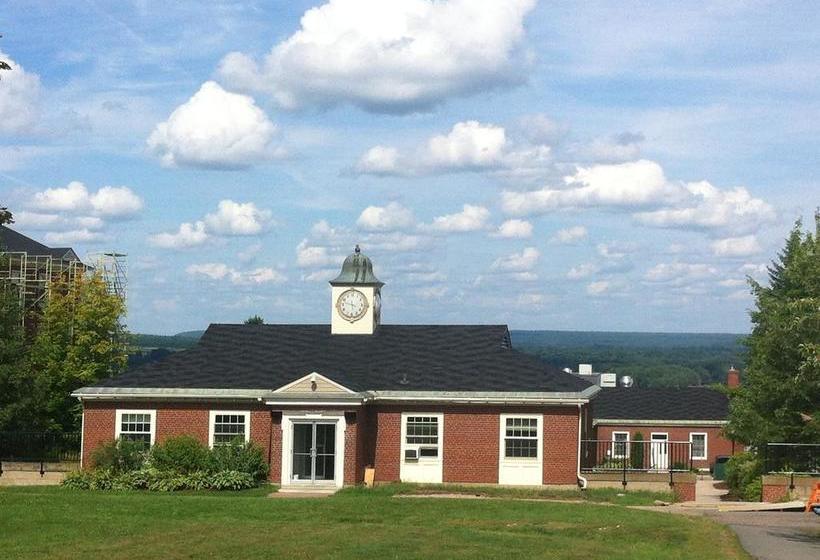 Hotel Unb Fredericton Accommodations | Fredericton | New Brunswick | Canada 3