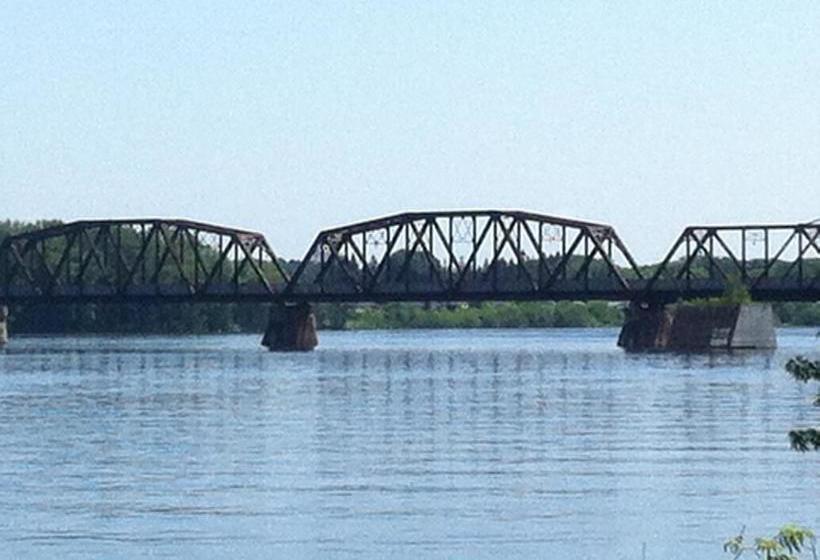 Hotel Unb Fredericton Accommodations | Fredericton | New Brunswick | Canada 5